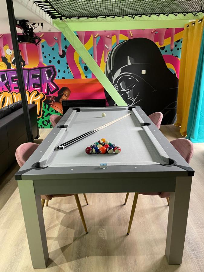 Hastiere-par-dela Capsule Forever Young - Jacuzzi - Sauna - Billard - Arcade De Jeux - Netflix & Home Cinema - Ping Pong מראה חיצוני תמונה