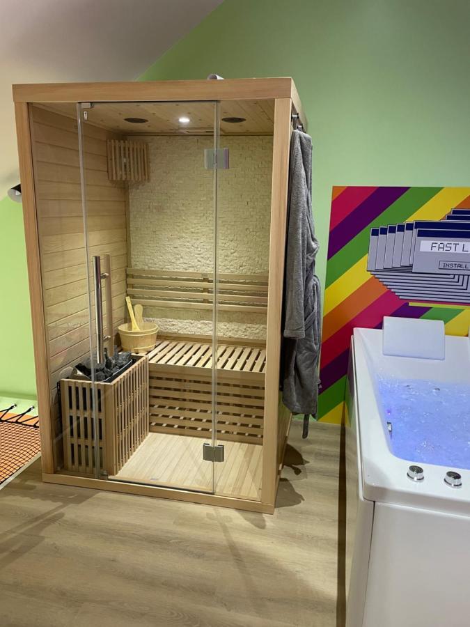 Hastiere-par-dela Capsule Forever Young - Jacuzzi - Sauna - Billard - Arcade De Jeux - Netflix & Home Cinema - Ping Pong מראה חיצוני תמונה