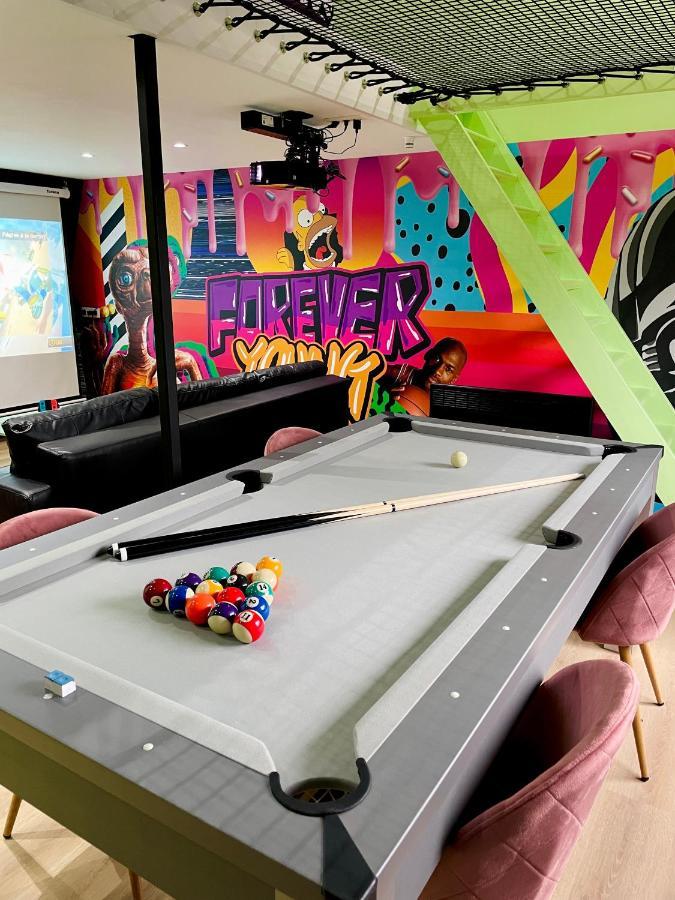 Hastiere-par-dela Capsule Forever Young - Jacuzzi - Sauna - Billard - Arcade De Jeux - Netflix & Home Cinema - Ping Pong מראה חיצוני תמונה